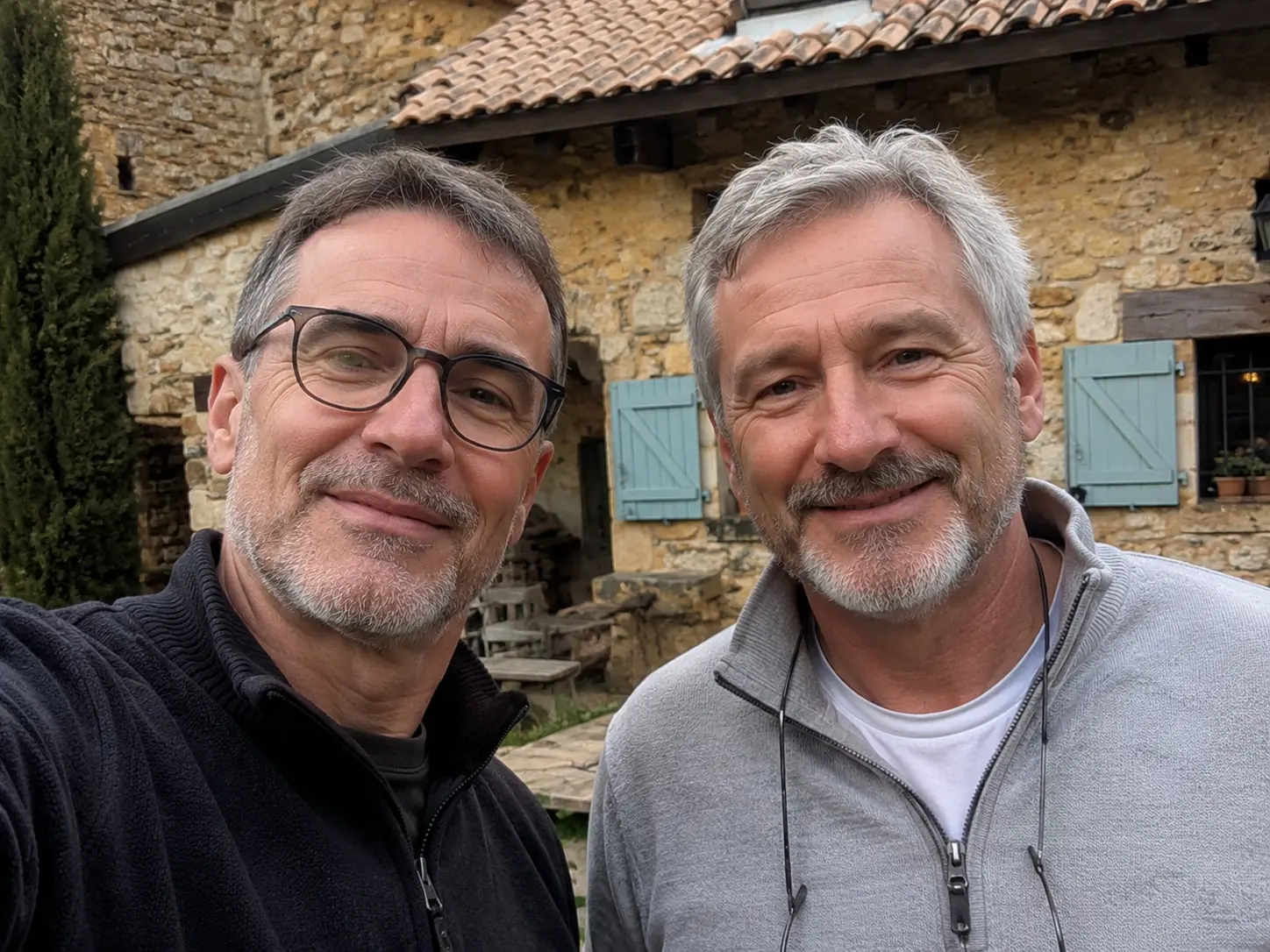 Patrice et Claude de amis rénovateurs spécialistes de la rénovations de gîtes ruraux !